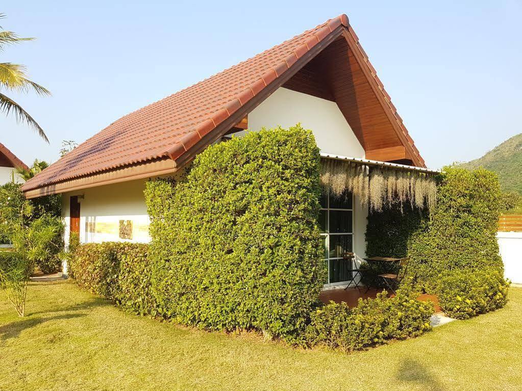 The Hillside Pranburi Resort Exterior photo